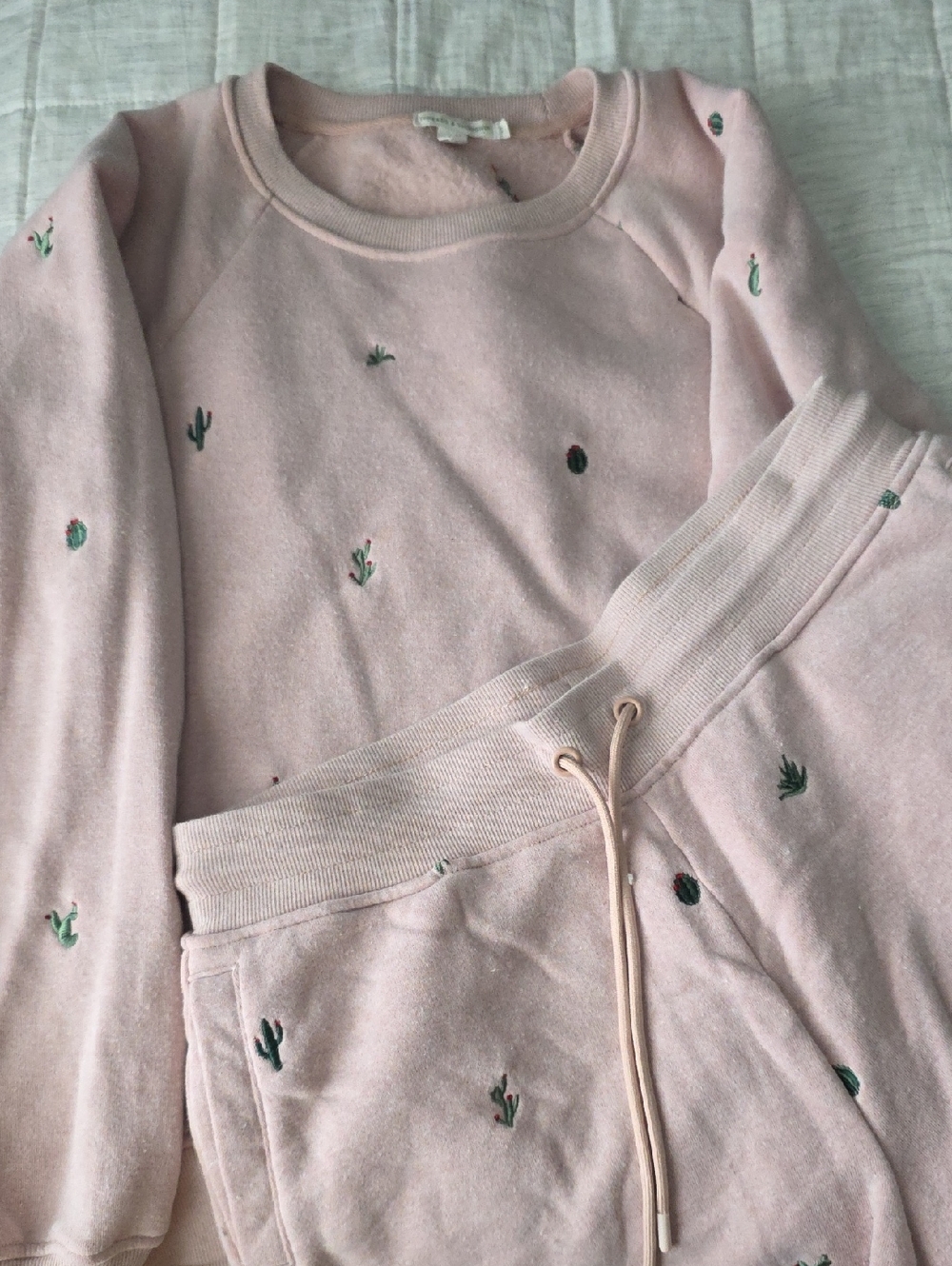 Threads 4 Thought Light Pink Cactus Embroidered Lounge Set